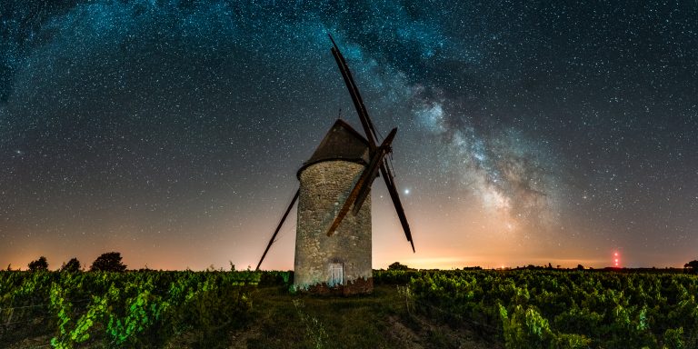 Made from 5 light frames by Starry Landscape Stacker 1.8.0. Algorithm: Min Horizon Noise